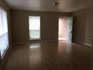 2957 Loving Ave, Fort Worth TX  76106-5554 exterior