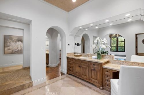 22 Black Falcon, Irvine CA  92603-0420 exterior