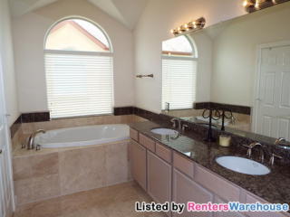 5737 Kansas St, Houston TX  77007-1114 exterior