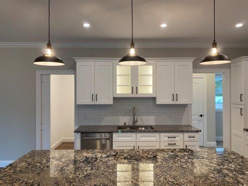 730 Sachem Rd, North Kingstown, RI 02852-2147