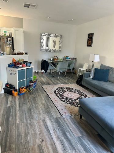 1702 Elk Grv, Irvine CA  92618-4033 exterior