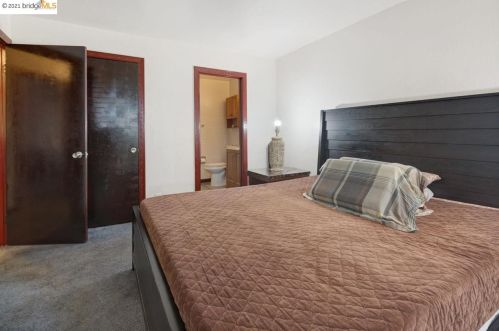 16343 Saratoga St, San Leandro CA  94578-1450 exterior