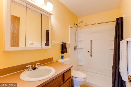 1500 Helmo Ave, Saint Paul MN  55128-5527 exterior