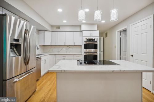 13015 Montpelier Ct, Woodbridge VA  22192-3356 exterior