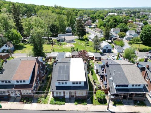 2440 4th St, Allentown, PA 18103-6824