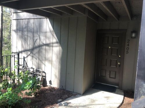 2405 Cumberland Ct, Smyrna GA  30080-4695 exterior