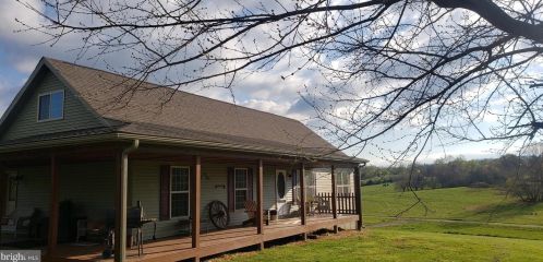 135 Carter Ave, Harpers Ferry, WV 25425-3563