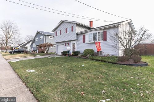 27 Mark Twain Dr, Trenton, NJ 08690-2150