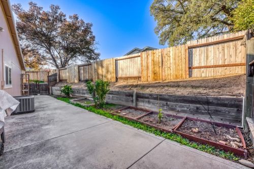 7087 Canevalley Cir, Citrus Heights CA  95621-0252 exterior