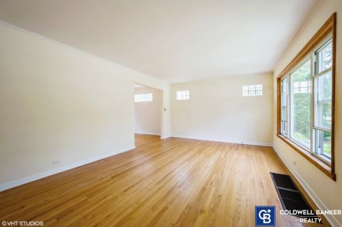 328 Harlem Ave, Glenview, IL 60025-5050