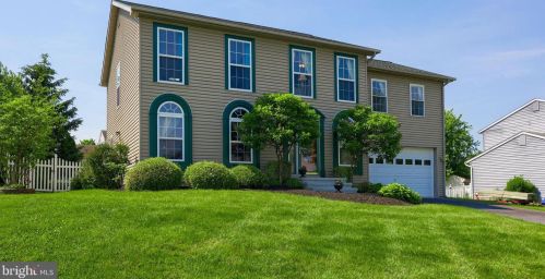 1105 Sequoia St, York, PA 17404-8314