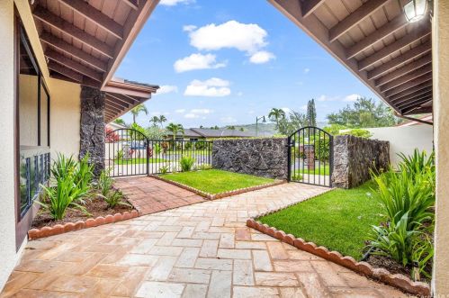 1131 Kulauala Way, Honolulu, HI 96825-2803