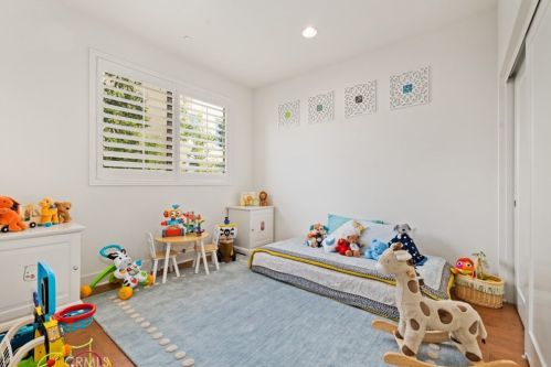 29 Soho, Irvine CA  92612-1083 exterior
