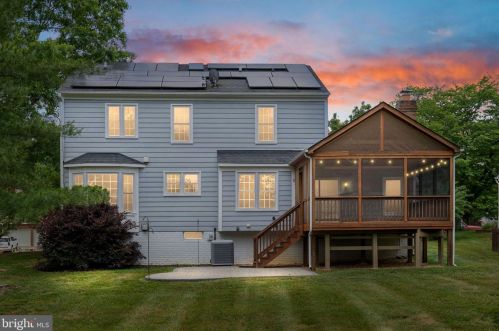 6 Dawson Dr, Fredericksburg, VA 22405-1713