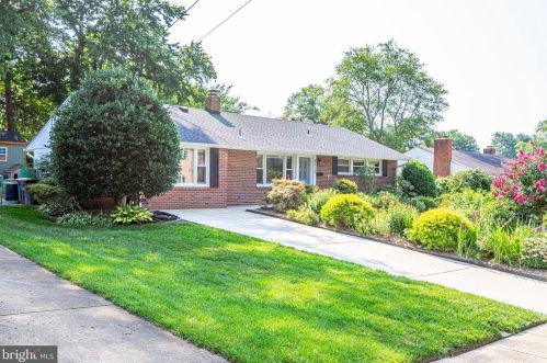 5313 Nutting Dr, Springfield, VA 22151-1919
