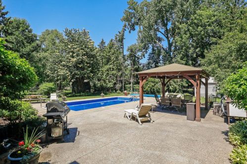 113 Hidden Meadow Rd, Saint Paul MN  55124-9743 exterior