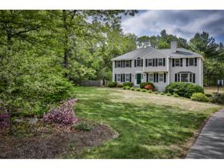 23 Laurel Crest Dr, Brookline, NH 03033-2137