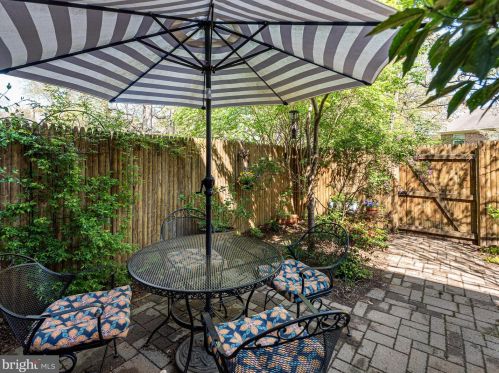 5271 Bradgen Ct, Springfield VA  22151-3505 exterior