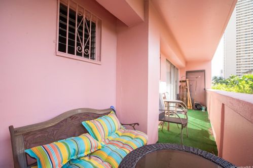 2118 Kuhio Ave, Honolulu HI  96815-2350 exterior