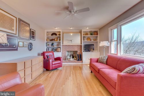 217 Elm St, Harpers Ferry WV 25425-6006 exterior