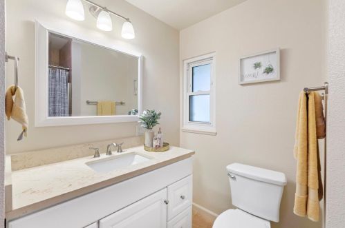 10564 Ainsworth Dr, Los Altos CA 94024-7448 exterior