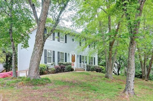 135 Fitchburg Dr, Holly Springs, GA 30189-3552
