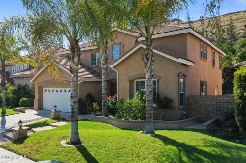 735 Eisenhower Way, Simi Valley CA 93065-8361 exterior