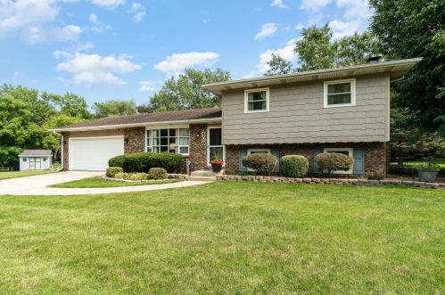 409 Summit Ct, Crown Point, IN 46307-3042