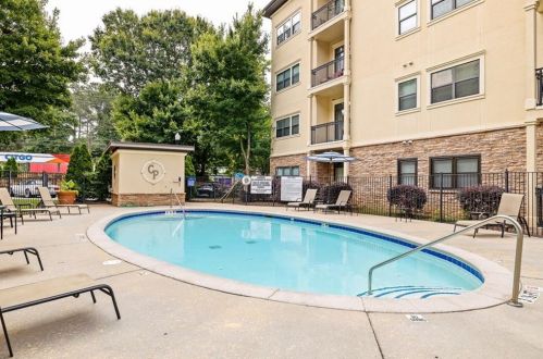 2230 Cheshire Bridge Rd, Atlanta GA  30324-5706 exterior