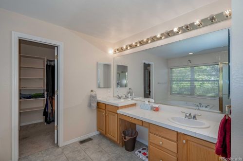 15454 Powers Dr, Aurora CO 80015-4239 exterior