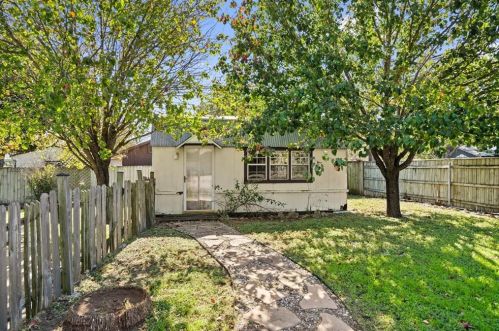 7501 Creston Ln, Austin TX  78752-1324 exterior