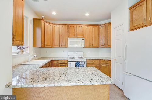 166 Copperfield Dr, Trenton NJ  08648-2583 exterior