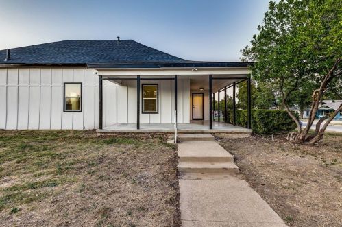 3644 Travis Ave, Fort Worth TX  76110-5229 exterior