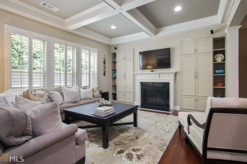 5579 High Point Ave, Atlanta GA  30342-0026 exterior