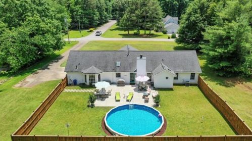 170 Brookfield Dr, Stockbridge GA  30281-1555 exterior