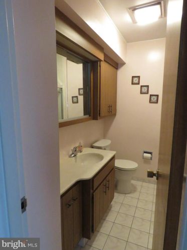 3 Shirley Ln, Trenton NJ 08610 exterior