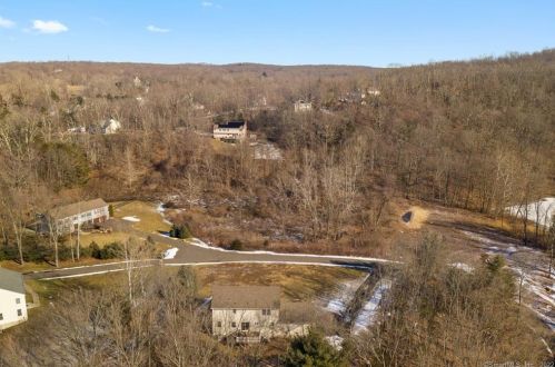 22 Little Falls Way, Durham CT  06422-2918 exterior
