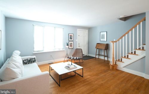 820 8th St, Philadelphia, PA 19147-2821