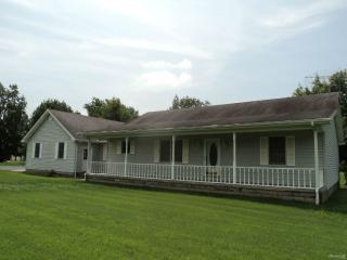 75 Walnut Grove Rd, Harrisburg, IL 62946-5301