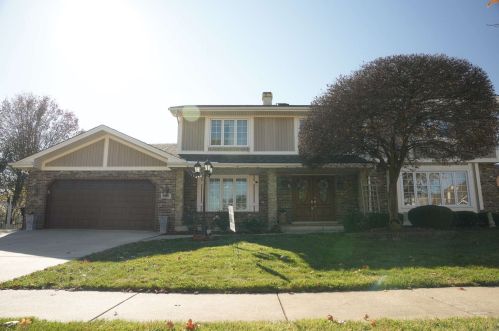 8017 Cambridge Dr, Orland Park, IL 60462-2386