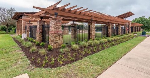 128 Mossy Oak Trl, Fort Worth TX  76131 exterior