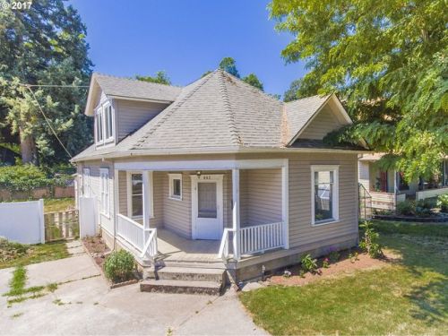 662 Hayes St, Woodburn OR  97071-4302 exterior