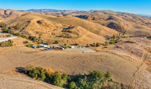 2375 Old Calaveras Rd, Milpitas, CA 95035-7106