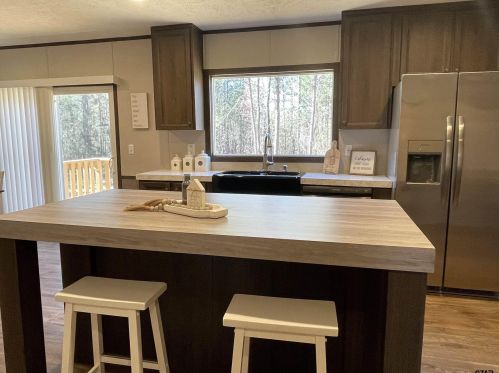 2462 Blocker Rd, Marshall TX 75672-3720 exterior