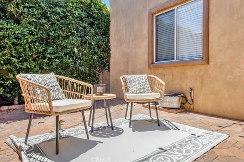 1755 Glenwood Rd, Glendale CA  91201-1543 exterior