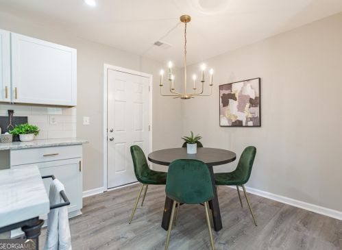 5864 Ronnie Dr, Rex GA 30273-1059 exterior