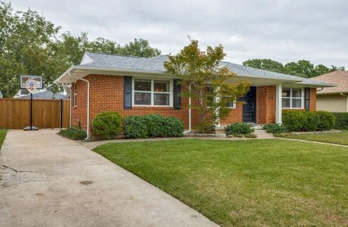 628 Blanning Dr, Dallas, TX 75218-1741
