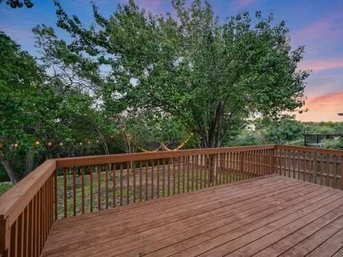 2801 Fortuna Dr, Austin, TX 78738-5427