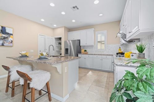 34 Latitude, Irvine CA  92618-8821 exterior