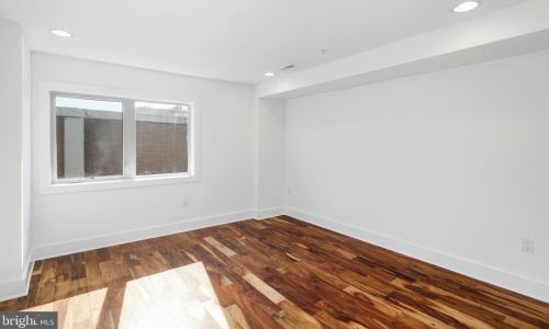 146 Front St, Philadelphia PA 19106-0020 exterior